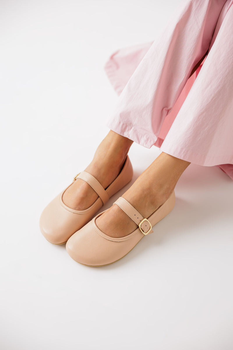 Best Shoes for Pregnant Women: What To Wear Before, During, and After Pregnancy