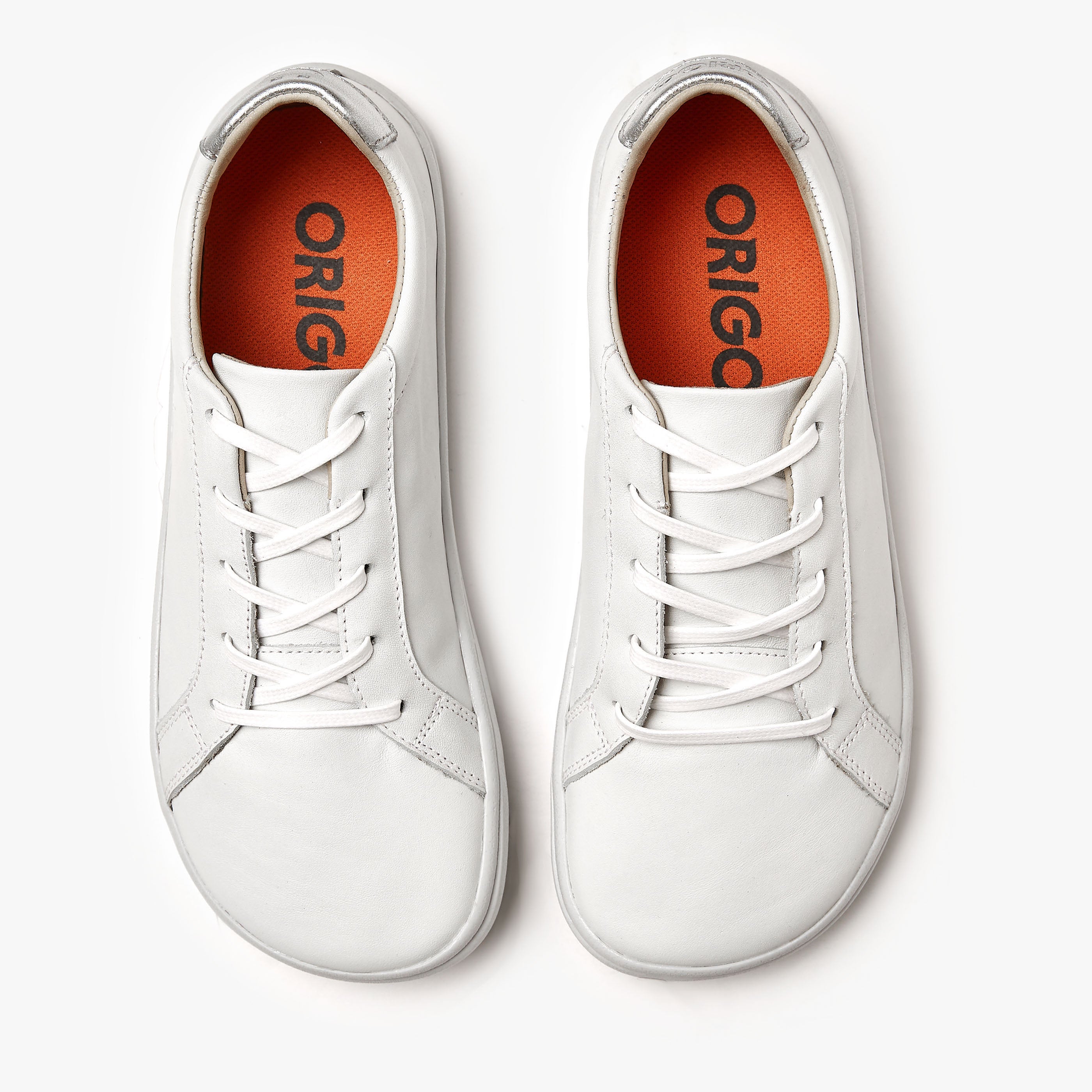 White 2025 everyday sneakers