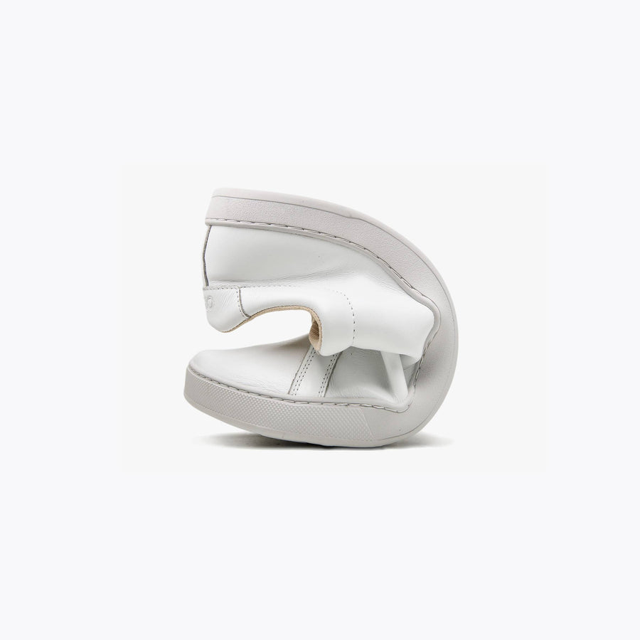 The Women's Everyday Sneaker in white natural leather - Origo barefoot shoes