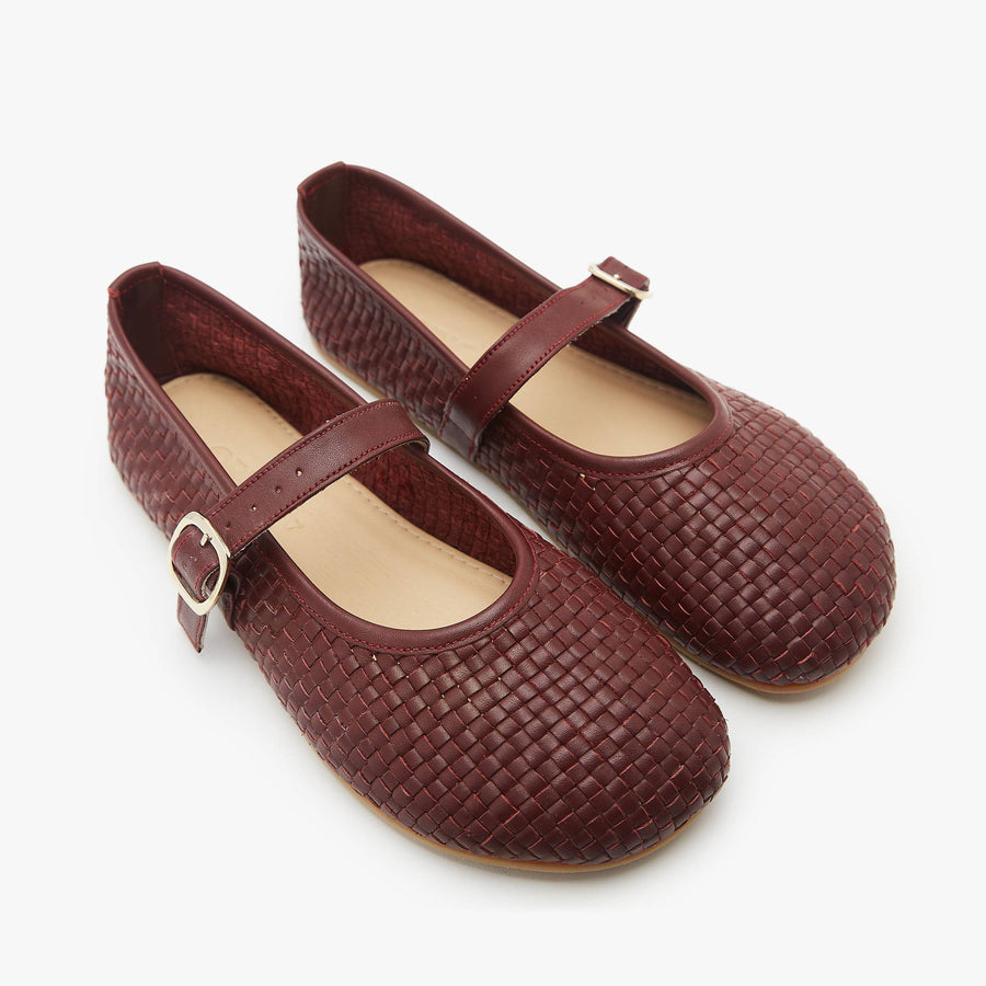 The Intreccio Mary Jane Color barefoot flat Burgundy in a white background 2