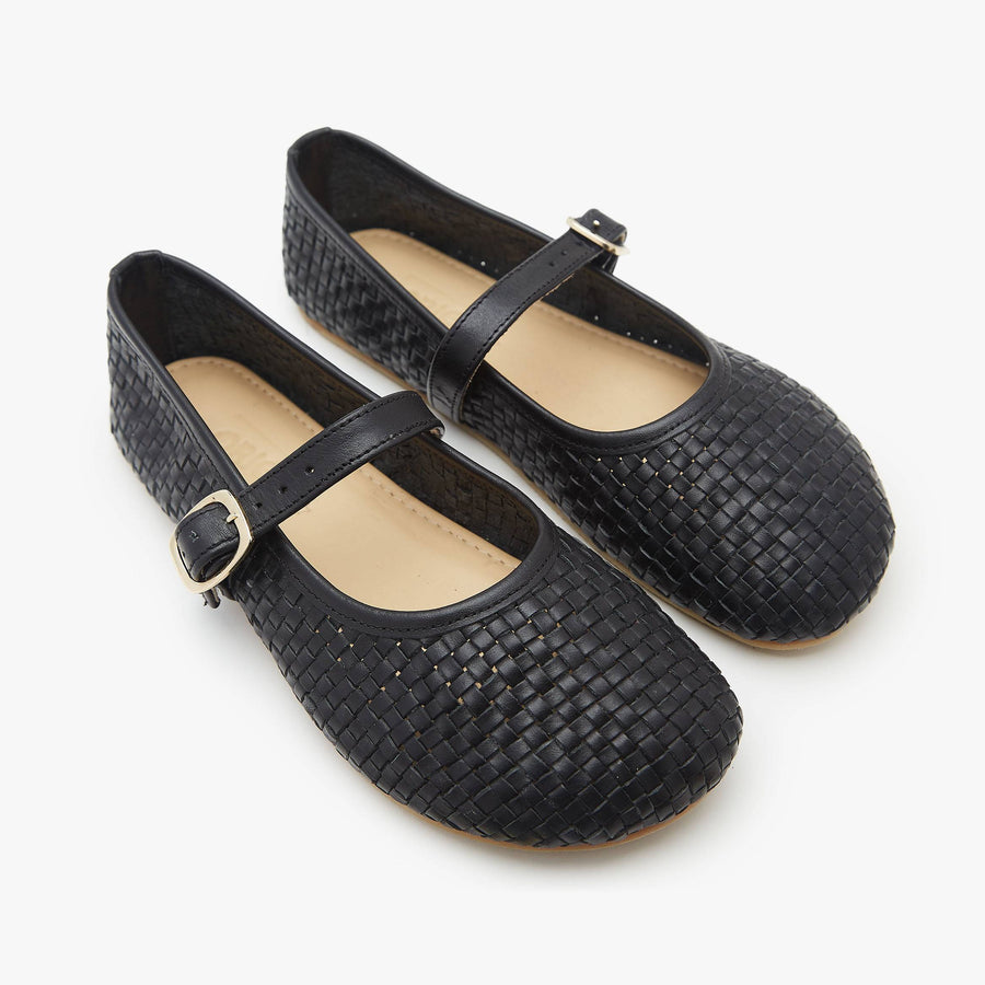 The Intreccio Mary Jane Color barefoot flat Black in a white background 4